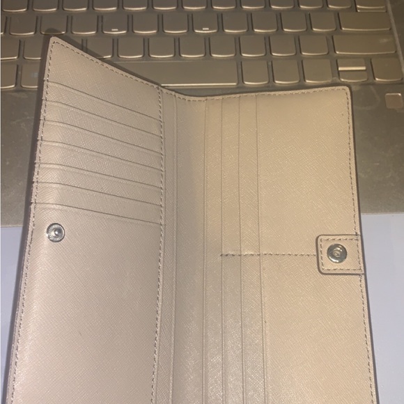 Tory Burch Robinson Slim Textured Leather Wallet In Gray Heron - Picture 4 of 4